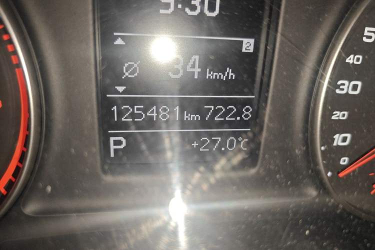 Used Audi Q3 2017 35 TFSI Fashion Model Odometer Close Up