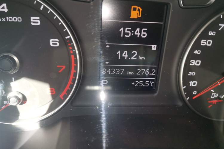 Used Audi Q3 2017 30 TFSI Fashion Model Odometer Close Up