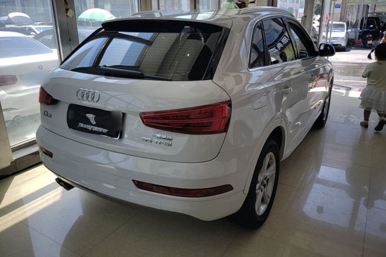 Used Audi Q3 2017 35 TFSI Fashion Model Rear Right 45 Deg