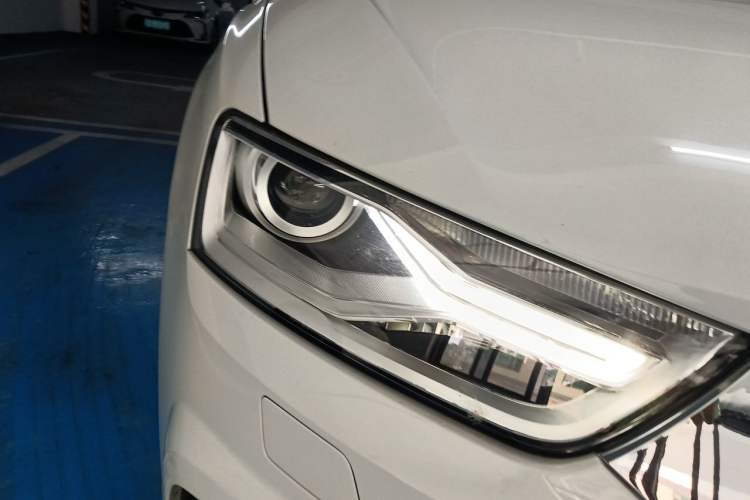 Used Audi Q3 2017 30 TFSI Fashion Model Right Front Headlight