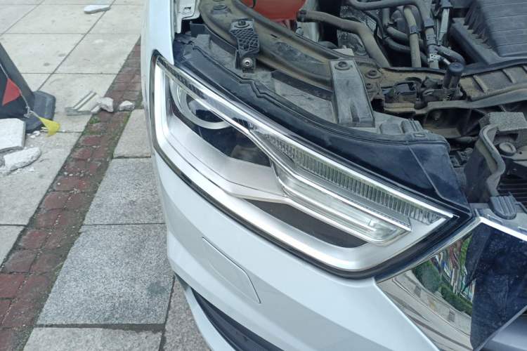 Used Audi Q3 2017 30 TFSI Fashion Model Right Front Headlight