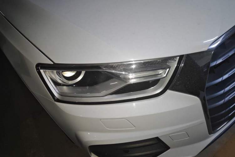 Used Audi Q3 2017 35 TFSI Fashion Model Right Front Headlight