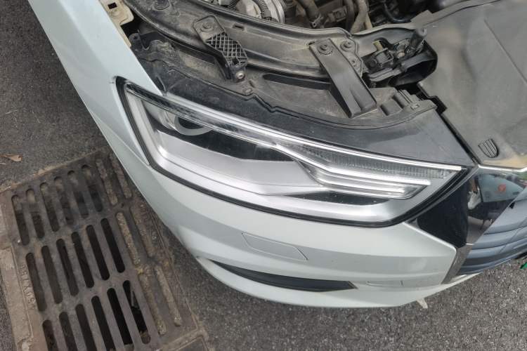 Used Audi Q3 2017 30 TFSI Fashion Model Right Front Headlight