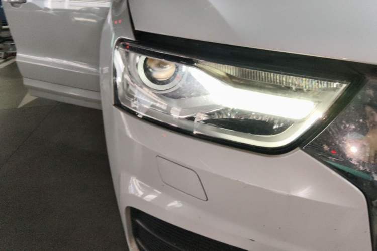 Used Audi Q3 2017 30 TFSI Fashion Model Right Front Headlight