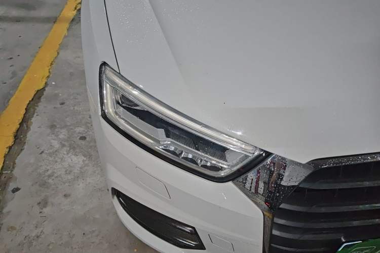 Used Audi Q3 2017 35 TFSI Fashion Model Right Front Headlight
