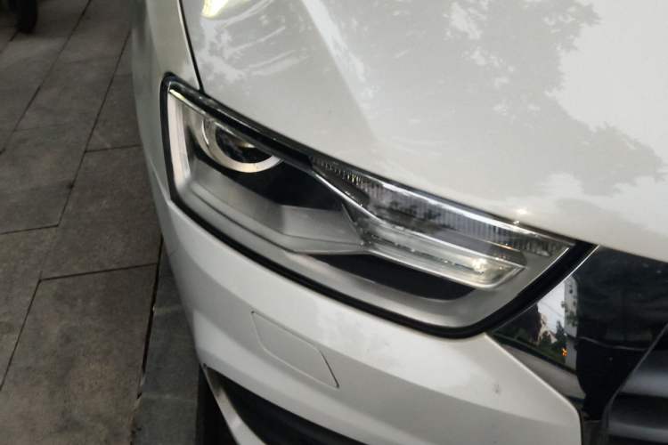 Used Audi Q3 2017 35 TFSI Fashion Model Right Front Headlight