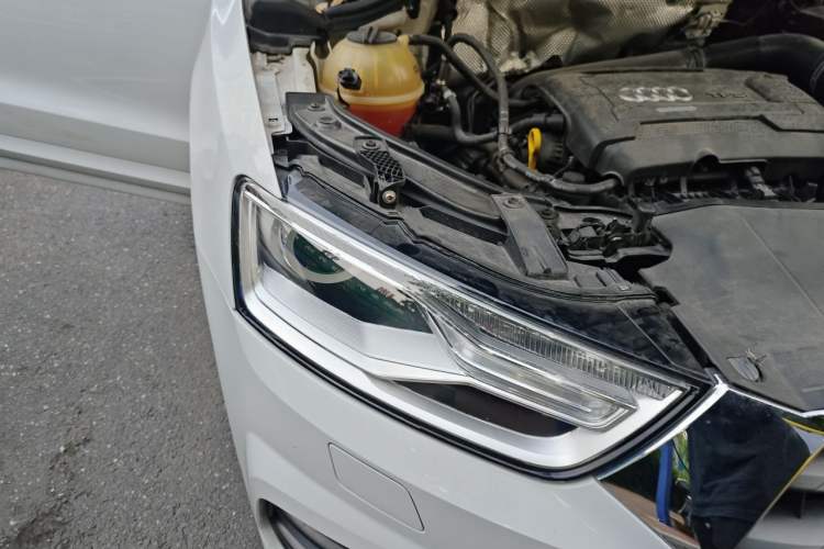 Used Audi Q3 2017 35 TFSI Fashion Model Right Front Headlight