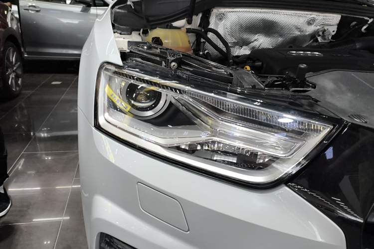 Used Audi Q3 2017 35 TFSI Fashion Model Right Front Headlight
