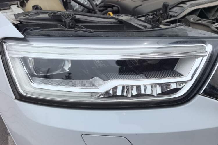 Used Audi Q3 2017 35 TFSI Fashion Model Right Front Headlight