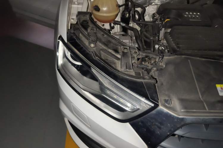 Used Audi Q3 2017 30 TFSI Fashion Model Right Front Headlight