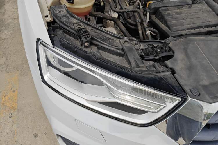 Used Audi Q3 2017 30 TFSI Fashion Model Right Front Headlight