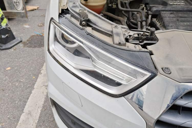 Used Audi Q3 2017 30 TFSI Fashion Model Right Front Headlight