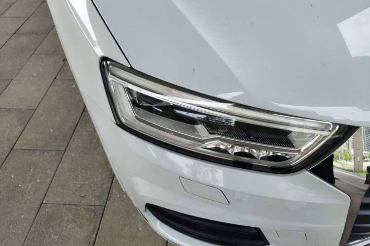 Used Audi Q3 2017 30 TFSI Fashion Model Right Front Headlight