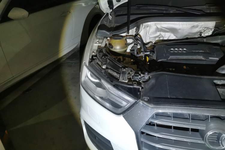 Used Audi Q3 2017 35 TFSI Fashion Model Right Front Headlight