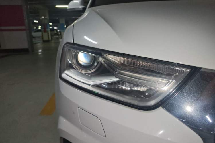 Used Audi Q3 2017 30 TFSI Fashion Model Right Front Headlight