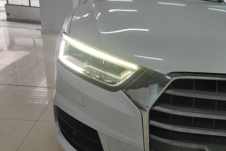 Used Audi Q3 2017 30 TFSI Fashion Model Right Front Headlight