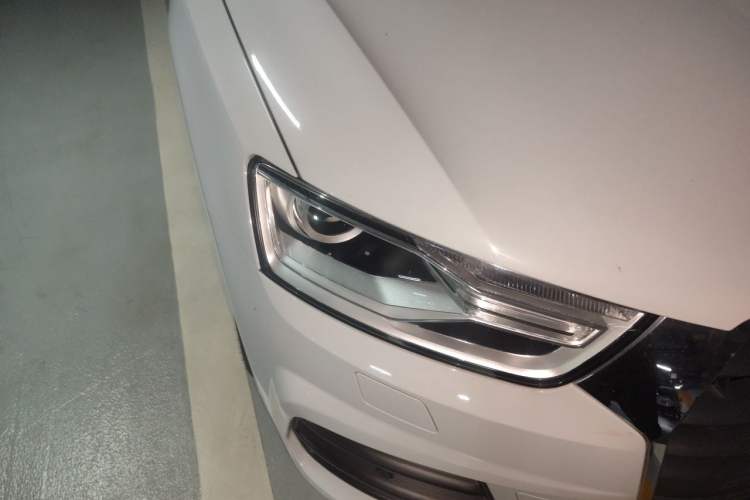 Used Audi Q3 2017 30 TFSI Fashion Model Right Front Headlight
