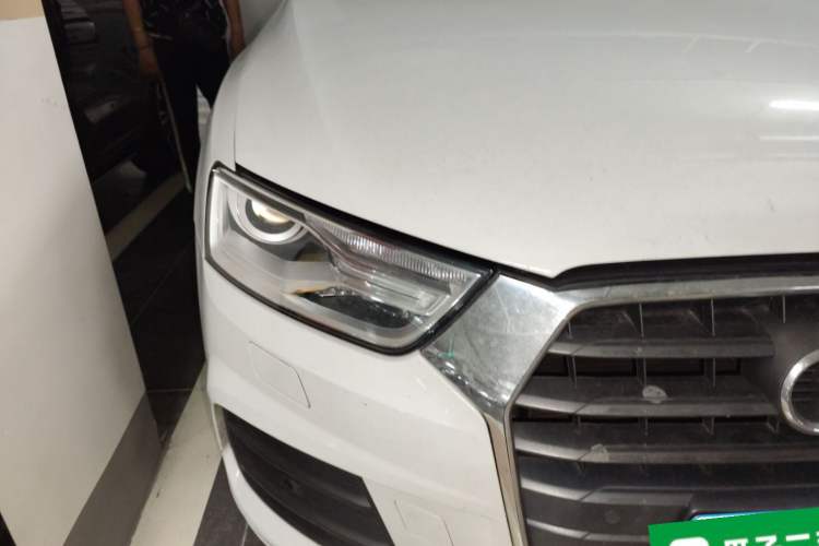 Used Audi Q3 2017 30 TFSI Fashion Model Right Front Headlight