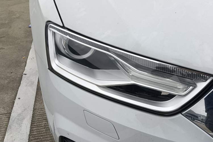 Used Audi Q3 2017 30 TFSI Fashion Model Right Front Headlight