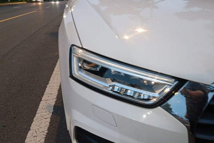 Used Audi Q3 2017 30 TFSI Fashion Model Right Front Headlight