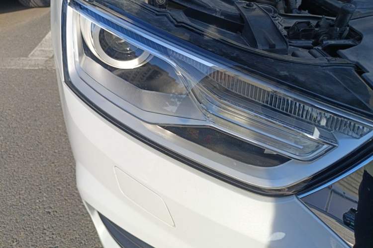 Used Audi Q3 2017 30 TFSI Fashion Model Right Front Headlight