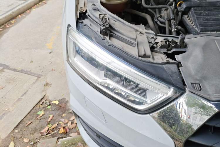 Used Audi Q3 2017 30 TFSI Fashion Model Right Front Headlight
