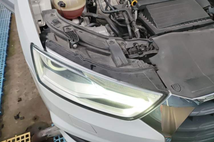 Used Audi Q3 2017 30 TFSI Fashion Model Right Front Headlight