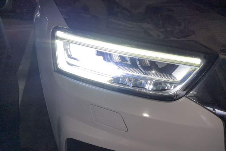 Used Audi Q3 2017 30 TFSI Fashion Model Right Front Headlight