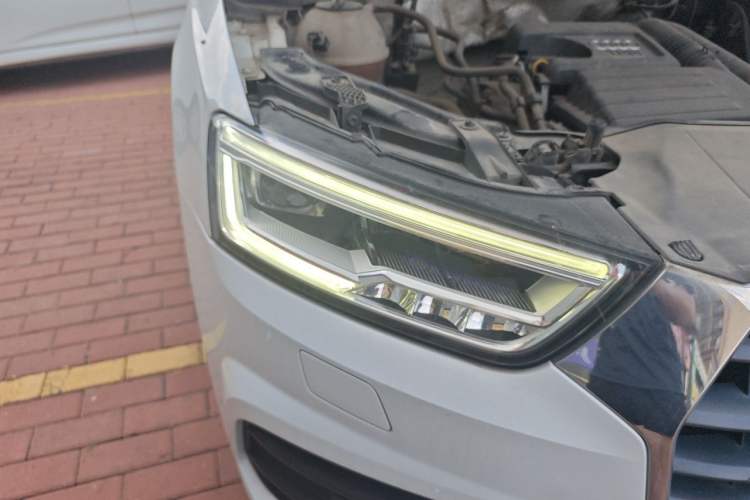 Used Audi Q3 2017 30 TFSI Fashion Model Right Front Headlight