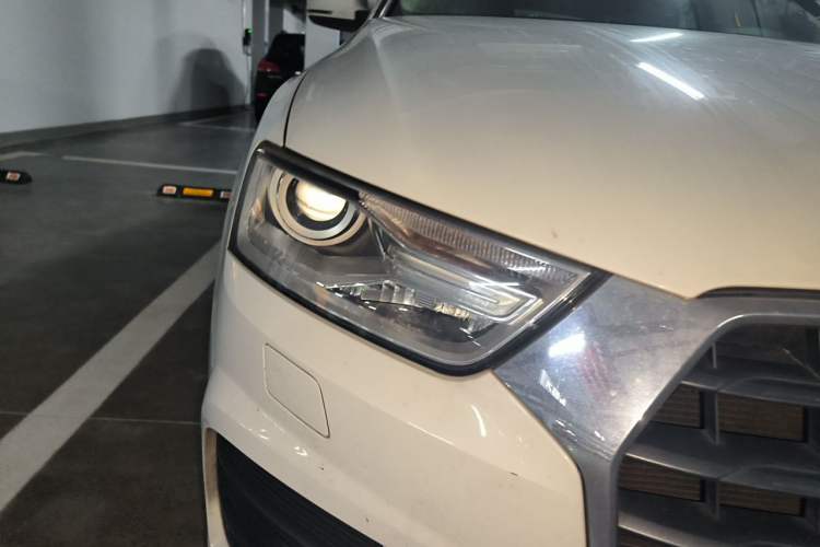 Used Audi Q3 2017 35 TFSI Fashion Model Right Front Headlight