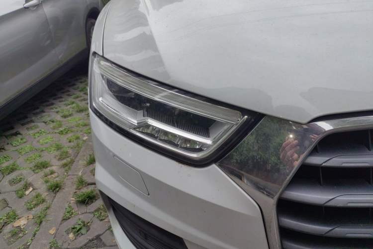 Used Audi Q3 2017 30 TFSI Fashion Model Right Front Headlight