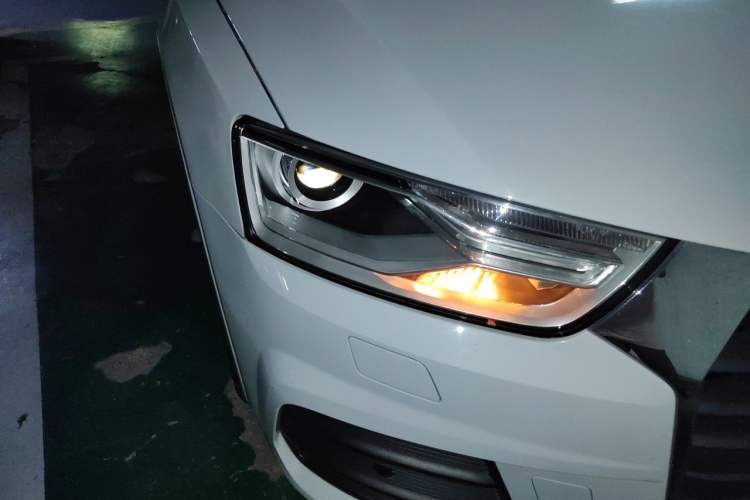 Used Audi Q3 2017 30 TFSI Standard Model Right Front Headlight