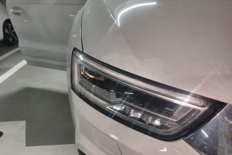 Used Audi Q3 2017 35 TFSI quattro all-wheel drive fashion model Right Front Headlight