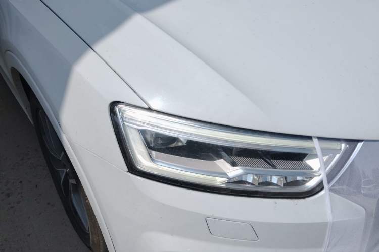 Used Audi Q3 2017 40 TFSI quattro all-wheel-drive sport model Right Front Headlight