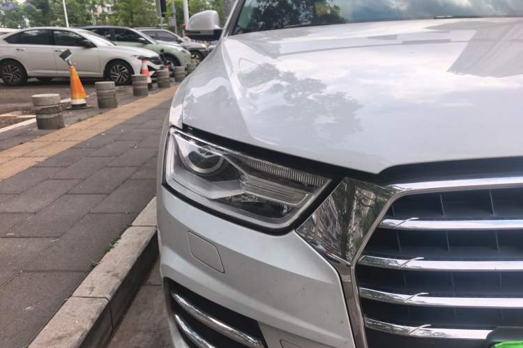 Used Audi Q3 2017 30 TFSI Fashion Model Right Front Headlight