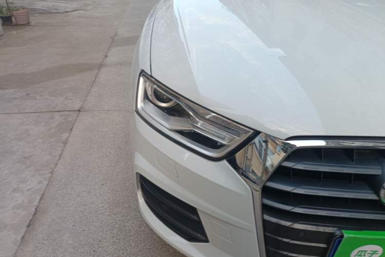Used Audi Q3 2017 30 TFSI Fashion Model Right Front Headlight