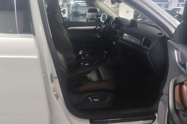 Used Audi Q3 2017 35 TFSI Style Edition Right Front Seat