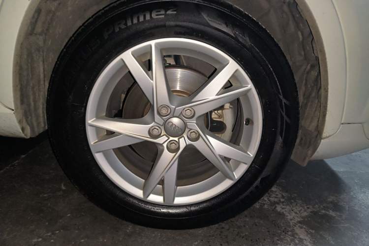 Used Audi Q3 2017 30 TFSI Fashion Model Right Front Wheel Hub