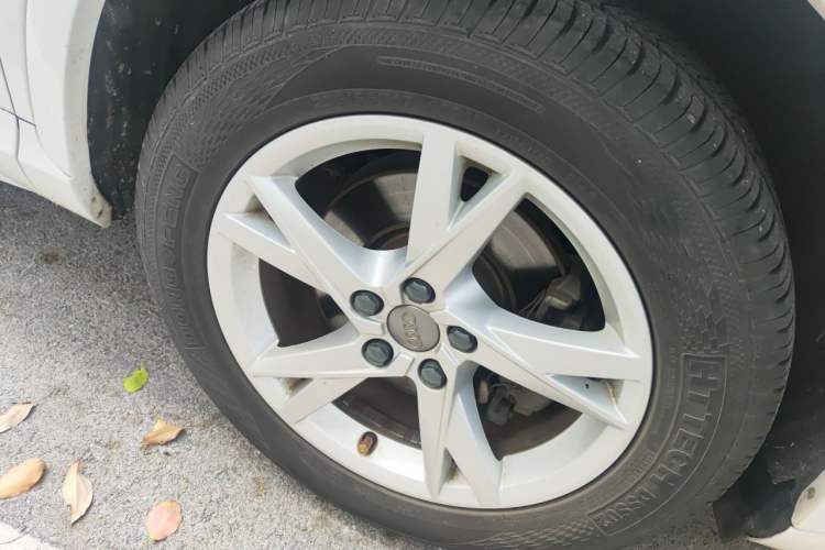 Used Audi Q3 2017 30 TFSI Standard Model Right Front Wheel Hub