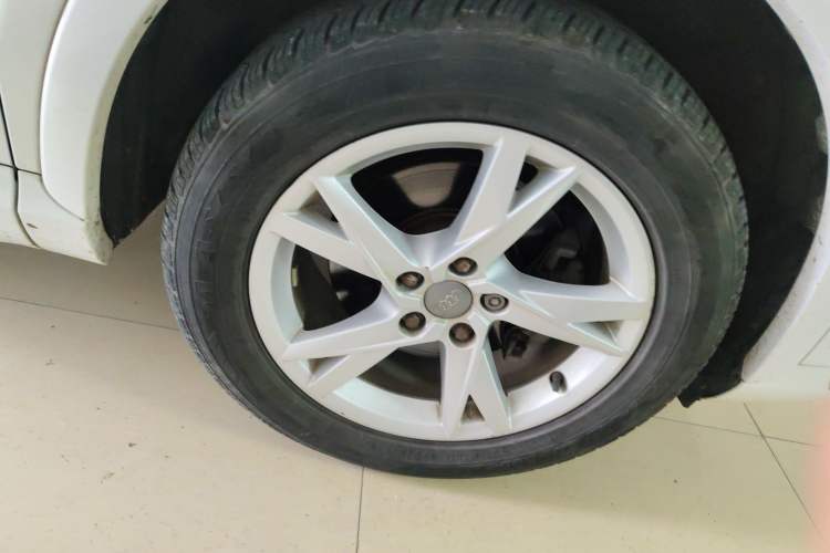 Used Audi Q3 2017 30 TFSI Fashion Model Right Front Wheel Hub