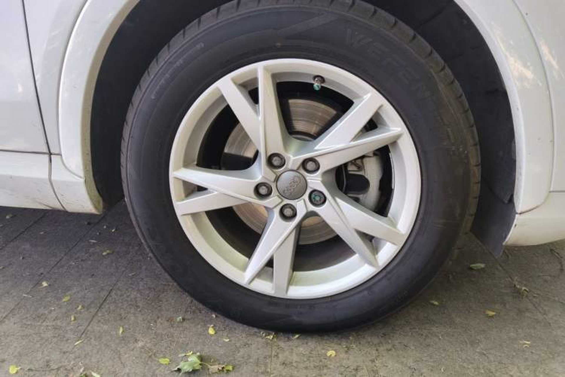 Used Audi Q3 2017 35 TFSI Fashion Model Right Front Wheel Hub
