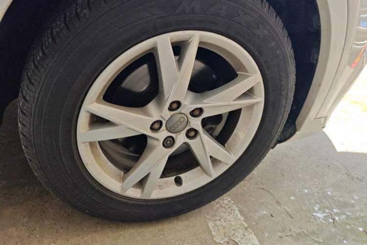 Used Audi Q3 2017 30 TFSI Fashion Model Right Front Wheel Hub