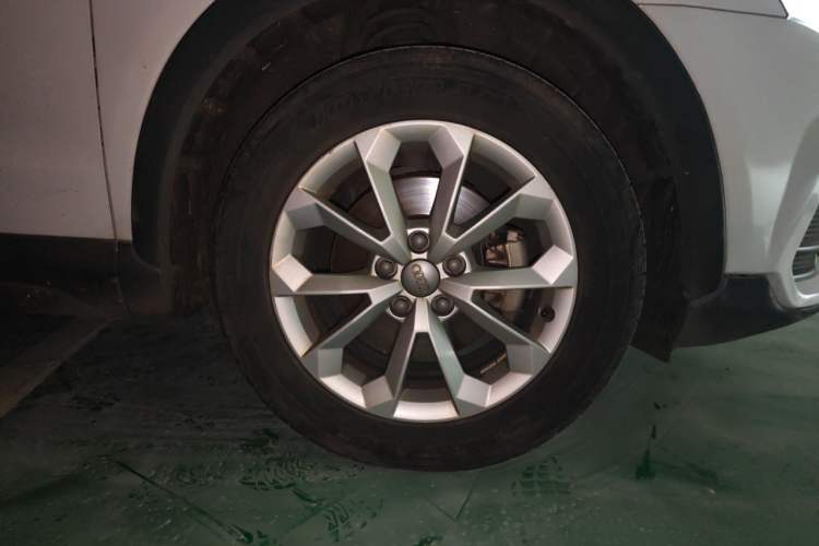 Used Audi Q3 2017 30 TFSI Standard Model Right Front Wheel Hub