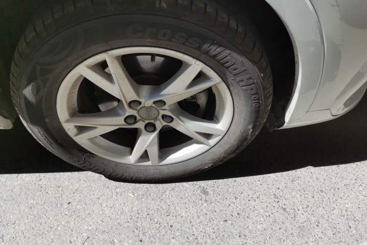 Used Audi Q3 2017 30 TFSI Fashion Model Right Front Wheel Hub