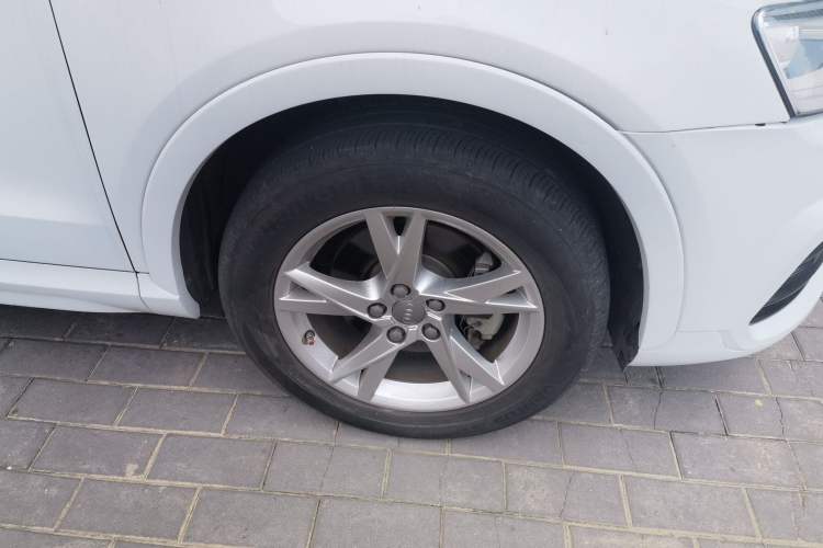 Used Audi Q3 2017 35 TFSI Fashion Model Right Front Wheel Hub