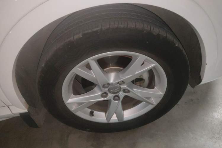 Used Audi Q3 2017 30 TFSI Fashion Model Right Front Wheel Hub