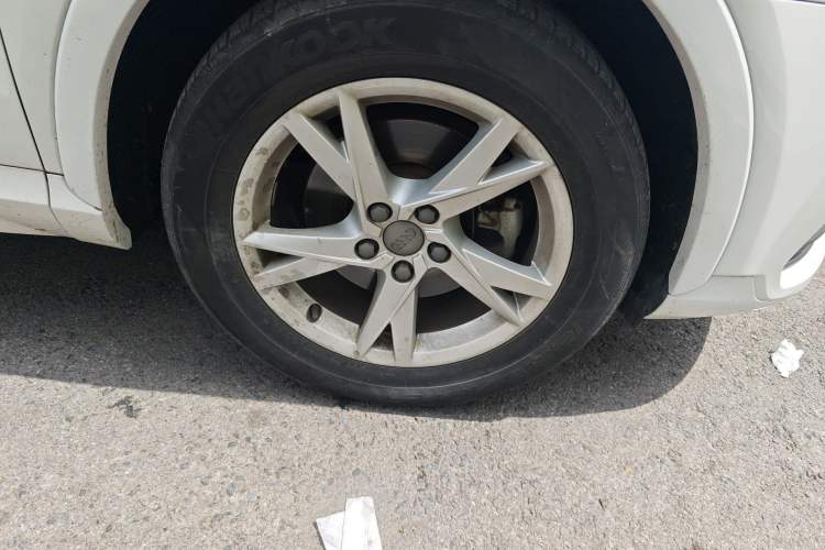 Used Audi Q3 2017 30 TFSI Fashion Model Right Front Wheel Hub