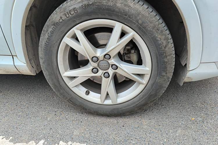 Used Audi Q3 2017 30 TFSI Fashion Model Right Front Wheel Hub