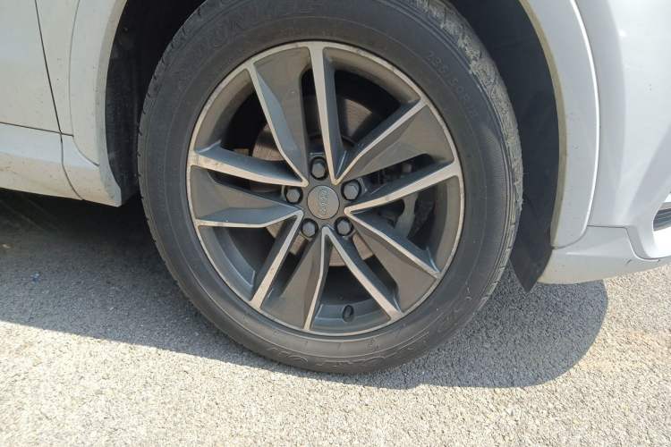 Used Audi Q3 2017 30 TFSI Sport Edition Right Front Wheel Hub