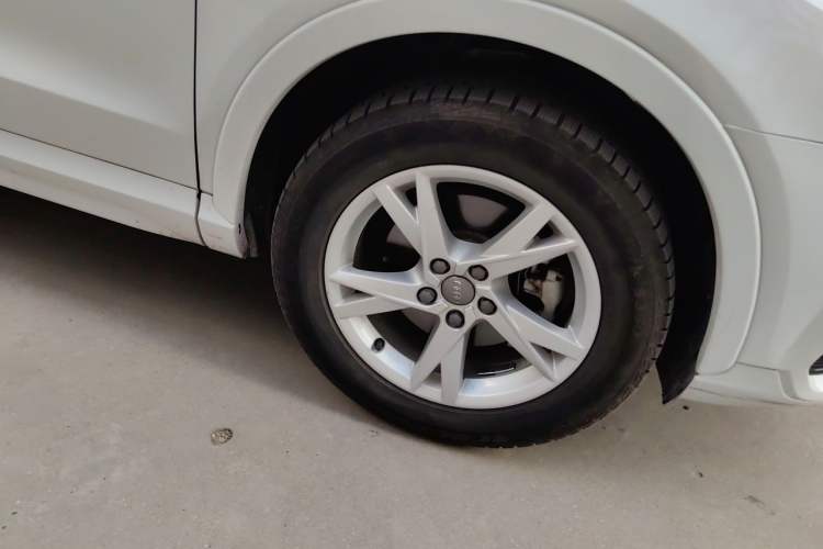 Used Audi Q3 2017 30 TFSI Fashion Model Right Front Wheel Hub